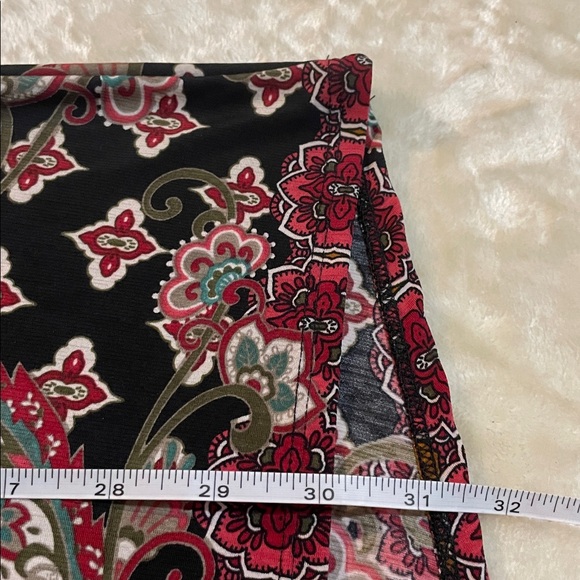 Paisley Grace Paisley Print Tunic Top - Picture 8 of 10